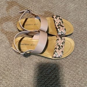 Girls NWOT Madden Girl Sandals SZ 2 (Host Pick)